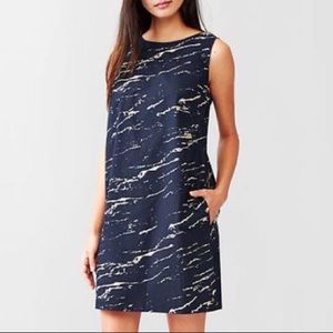 ✨5 FOR $25✨ GAP Navy Blue Twist Back Marble Print Shift Dress
